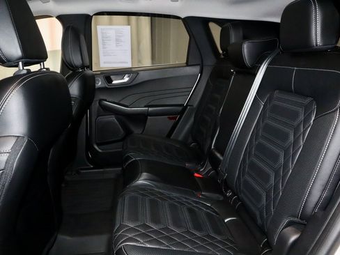 Certified 2024 Ford Escape SE w/ PHEV Premium Package image 23