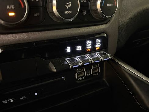Used 2019 RAM 1500 Big Horn AWD/4WD image 33