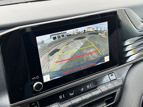 Used 2025 Toyota Camry SE image 17