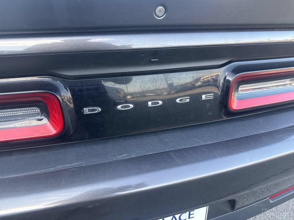 Used 2021 Dodge Challenger SXT RWD image 6