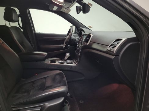 Used 2017 Jeep Grand Cherokee Altitude RWD image 21