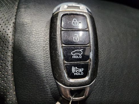 Used 2019 Hyundai Santa Fe Limited AWD/4WD image 32