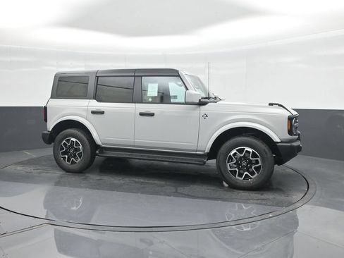 New 2026 Ford Bronco Outer Banks AWD/4WD image 11