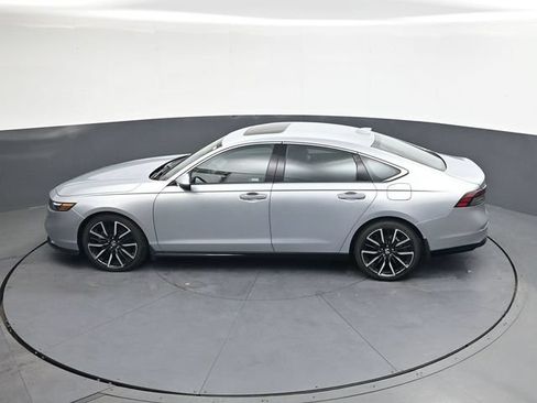 Used 2025 Honda Accord Touring image 25