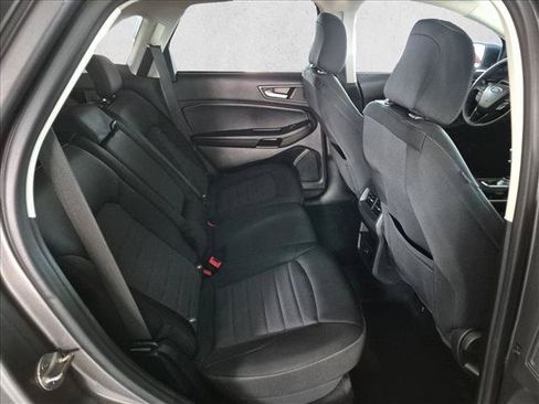 Used 2022 Ford Edge SE w/ Black Appearance Package AWD/4WD image 16