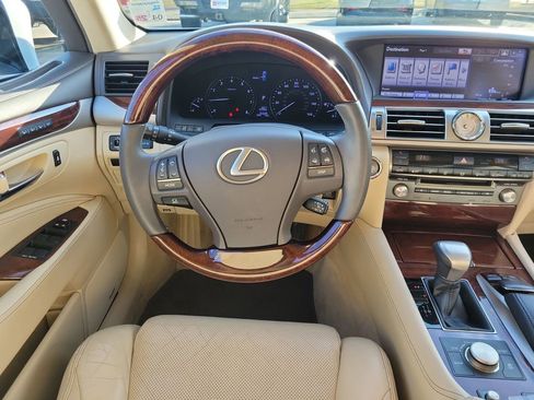 Used 2014 Lexus LS 460 image 25