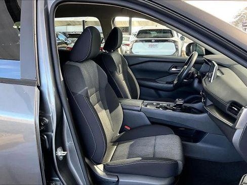 Certified 2024 Nissan Rogue SV image 9