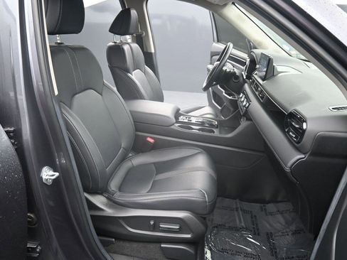 Used 2025 Honda Pilot EX-L image 17