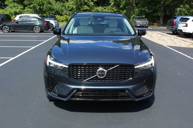 Certified 2024 Volvo XC60 B5 Plus w/ Climate Package AWD/4WD image 10