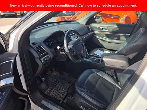 Used 2018 Ford Explorer Limited w/ Equipment Group 301A image 10