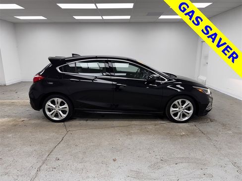 Used 2018 Chevrolet Cruze Premier image 4