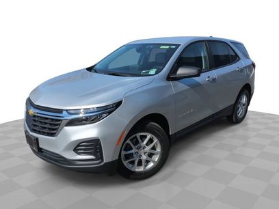 Used 2022 Chevrolet Equinox LS w/ LS Convenience Package