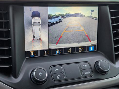 Used 2023 GMC Acadia AT4 w/ Technology Package AWD/4WD image 17