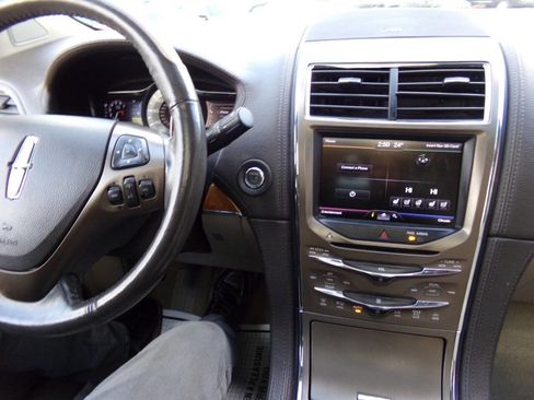 Used 2012 Lincoln MKX FWD image 65