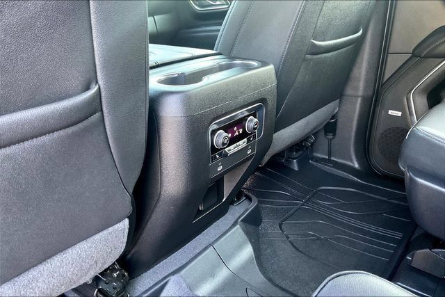 Used 2022 Chevrolet Tahoe Z71 w/ Luxury Package AWD/4WD image 12
