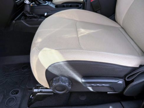 Used 2022 Jeep Wrangler Unlimited Sport AWD/4WD image 17