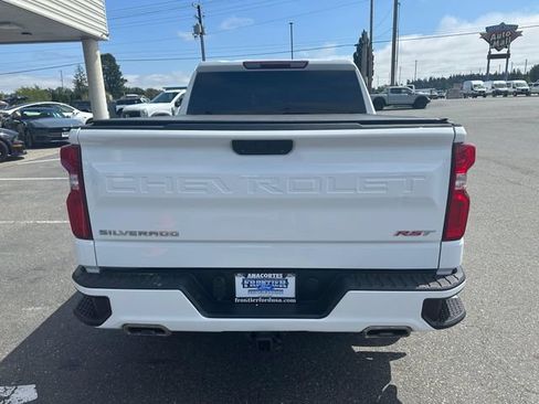 Used 2022 Chevrolet Silverado 1500 RST w/ Z71 Off-Road Package AWD/4WD image 3