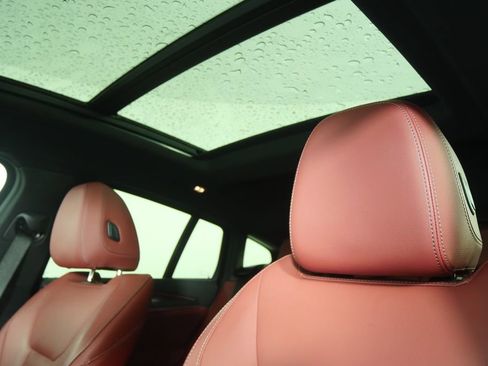 Certified 2025 BMW X4 M40i image 12