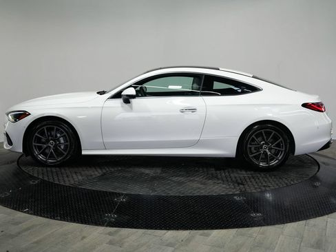 Used 2024 Mercedes-Benz CLE 300 4MATIC Coupe image 4