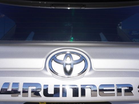 Used 2024 Toyota 4Runner SR5 image 28