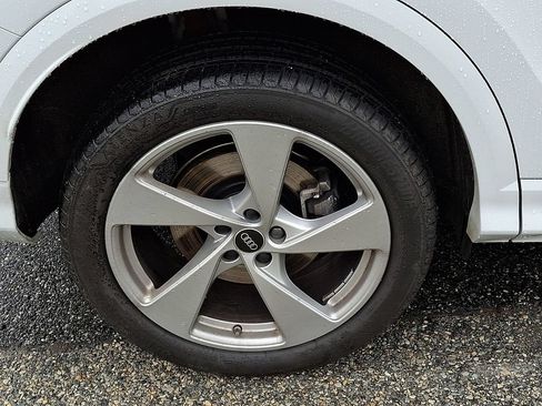 Certified 2025 Audi Q5 Premium AWD/4WD image 8
