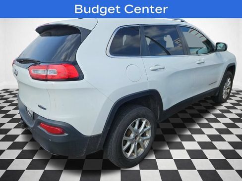 Used 2017 Jeep Cherokee Latitude w/ Safety/Convenience Group AWD/4WD image 4
