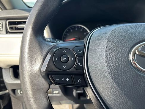 Used 2022 Toyota RAV4 XLE Premium FWD image 17