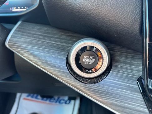 Used 2023 Jeep Wagoneer L Series II image 25