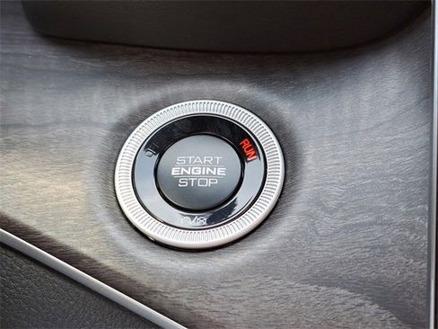 New 2025 Jeep Grand Cherokee Limited w/ Black Appearance Package image 21