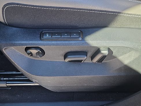 Used 2023 Volkswagen Atlas SEL Premium image 20