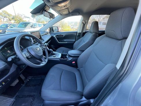 Used 2025 Toyota RAV4 LE image 25