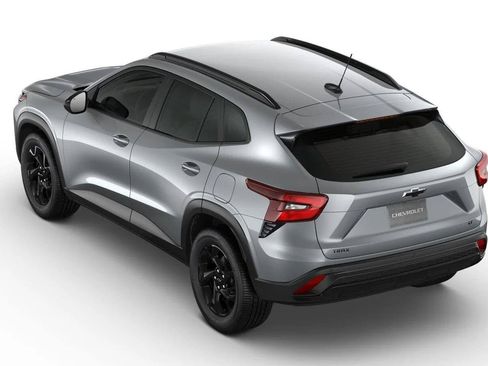 New 2026 Chevrolet Trax LT w/ Driver Confidence Package FWD image 16