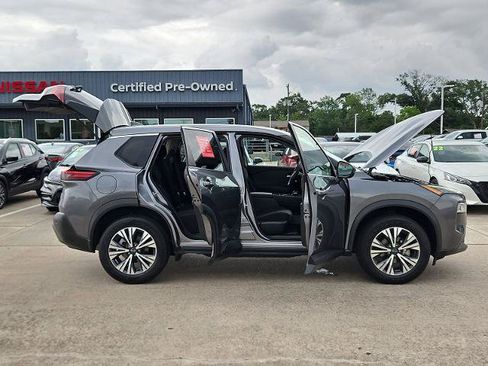 Certified 2022 Nissan Rogue SV FWD image 12