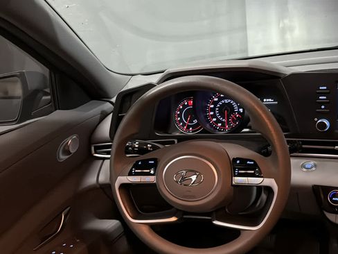 Used 2023 Hyundai Elantra SEL w/ Cargo Package FWD image 21