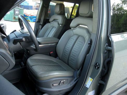 Used 2023 Rivian R1S Launch Edition AWD/4WD image 18