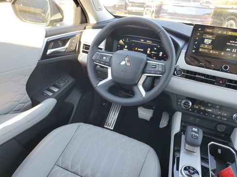 New 2026 Mitsubishi Outlander SEL FWD image 7