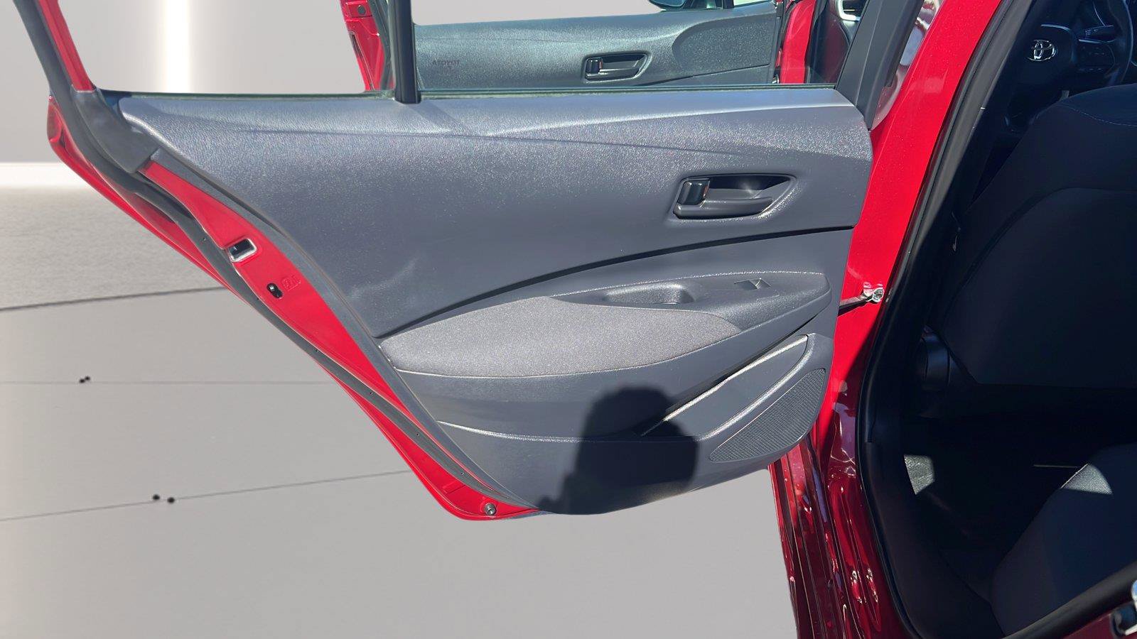 Used 2025 Toyota Corolla LE FWD image 15