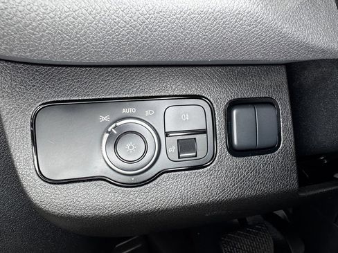 Used 2022 Mercedes-Benz Sprinter 2500 image 11
