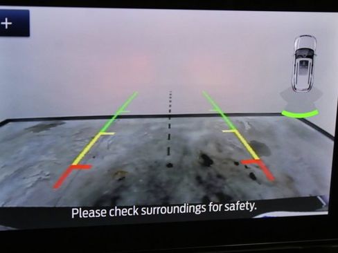 Certified 2024 Ford Explorer XLT w/ Equipment Group 202A image 5