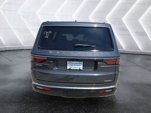 Used 2022 Jeep Wagoneer Series II RWD image 6