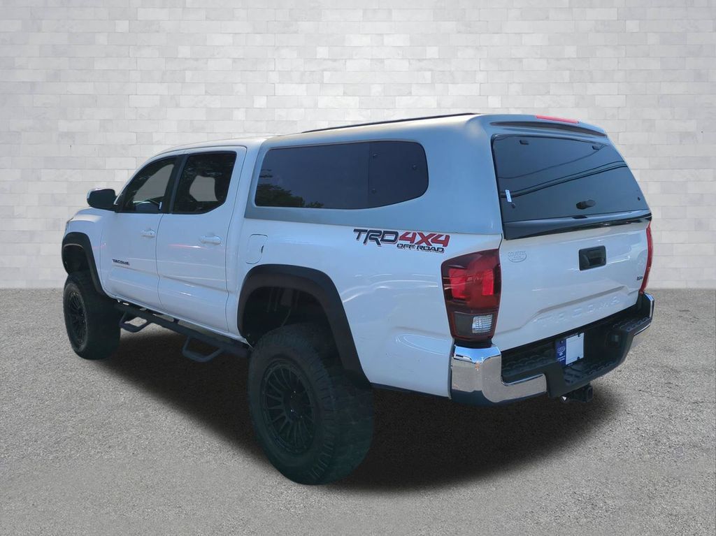 Used 2019 Toyota Tacoma TRD Off-Road AWD/4WD image 7