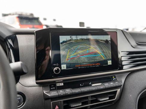 Used 2025 Toyota Camry LE image 29