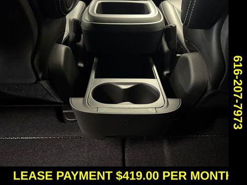 Used 2026 Chrysler Pacifica Select FWD image 17