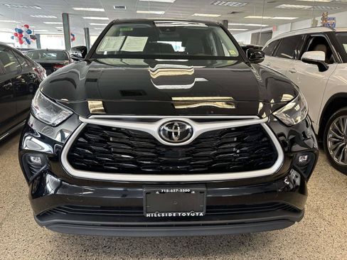 Certified 2024 Toyota Highlander LE AWD/4WD image 5