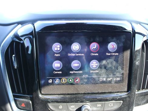 Used 2023 Chevrolet Traverse Premier image 35