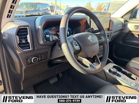 Used 2025 Ford Bronco Sport Outer Banks w/ Outer Banks Tech Package+ image 18