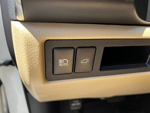 Used 2019 Toyota Sequoia Platinum w/ Carpet Mat Package (TMS) AWD/4WD image 40