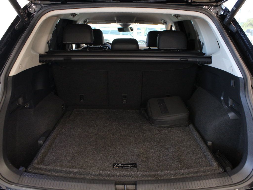 Used 2022 Volkswagen Tiguan SE AWD/4WD image 35