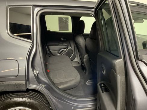 Used 2022 Jeep Renegade Latitude image 31