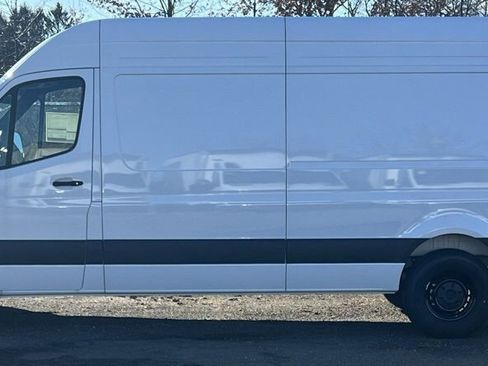 New 2025 Mercedes-Benz Sprinter 2500 image 8